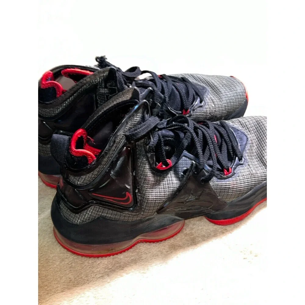 Jordan LeBron 19 Black Sz.‎ 7Y/ Men's 7